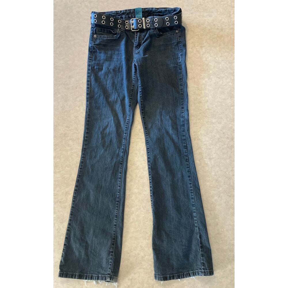 Women's Size 9 Ultra Love Flare Leg Jeans Stretchy Charcoal and Wide Belt